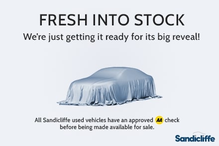 Solid - Arctic white 2025 MG ZS SUV 1.5 Trophy Hatchback Front-wheel drive Automatic